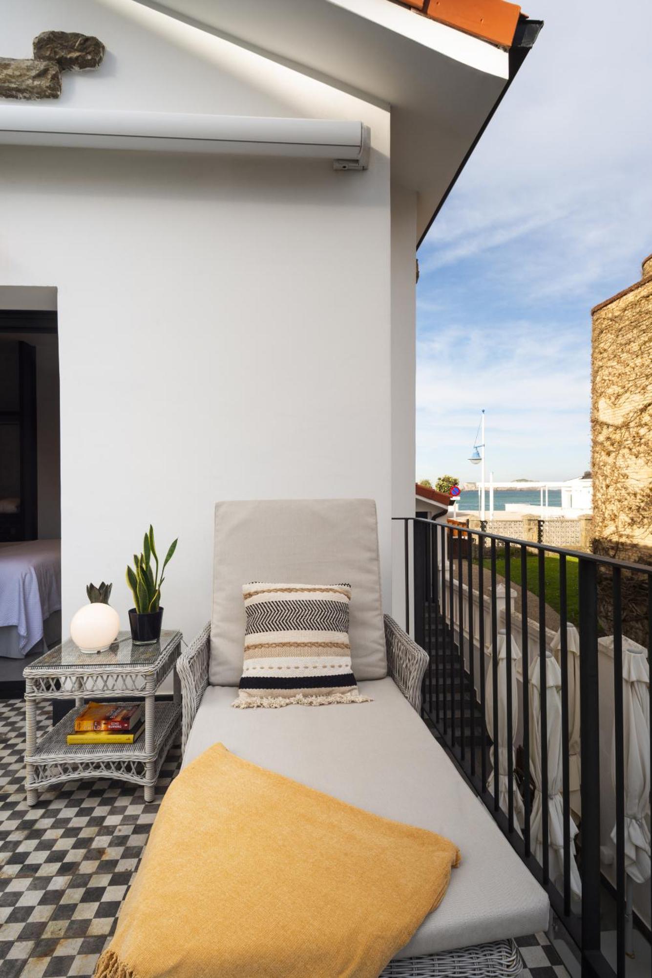 La Playa Suites Suances Exteriör bild