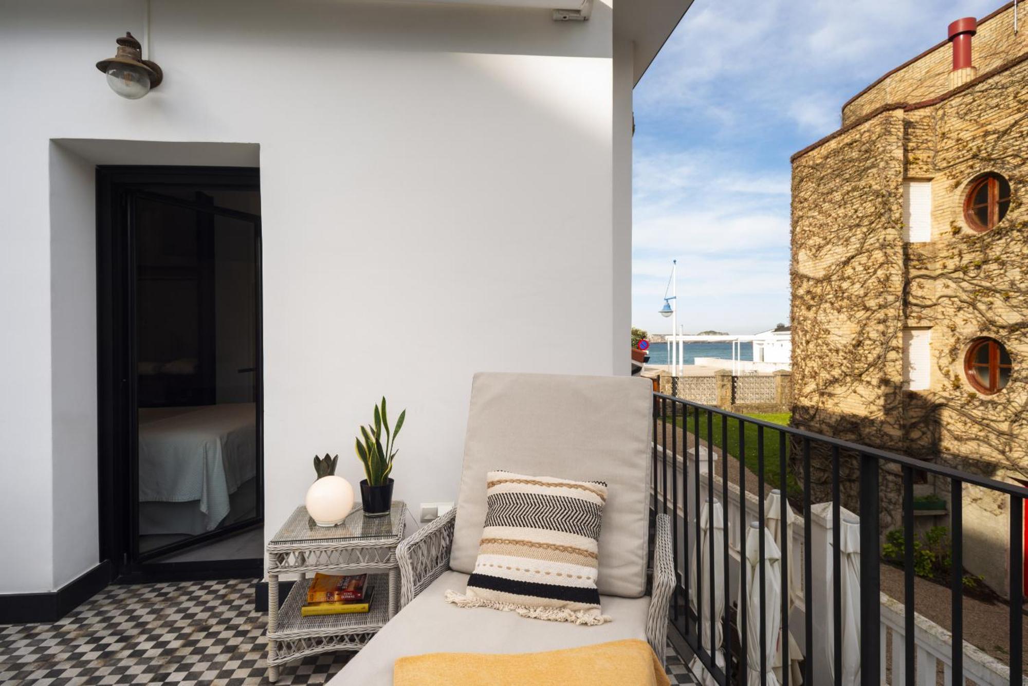 La Playa Suites Suances Exteriör bild